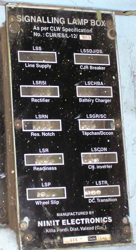 Signalling lamp panel.jpg (49216 bytes)